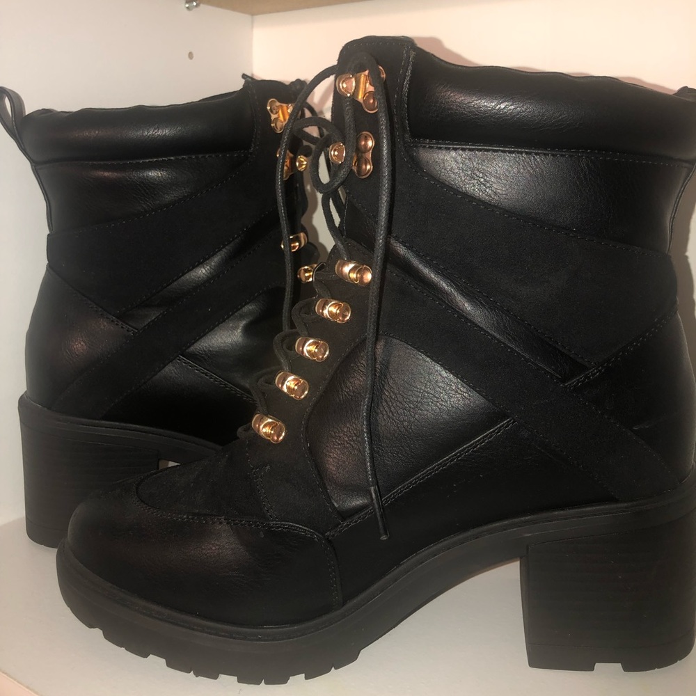 Shoe dazzle wide width boots